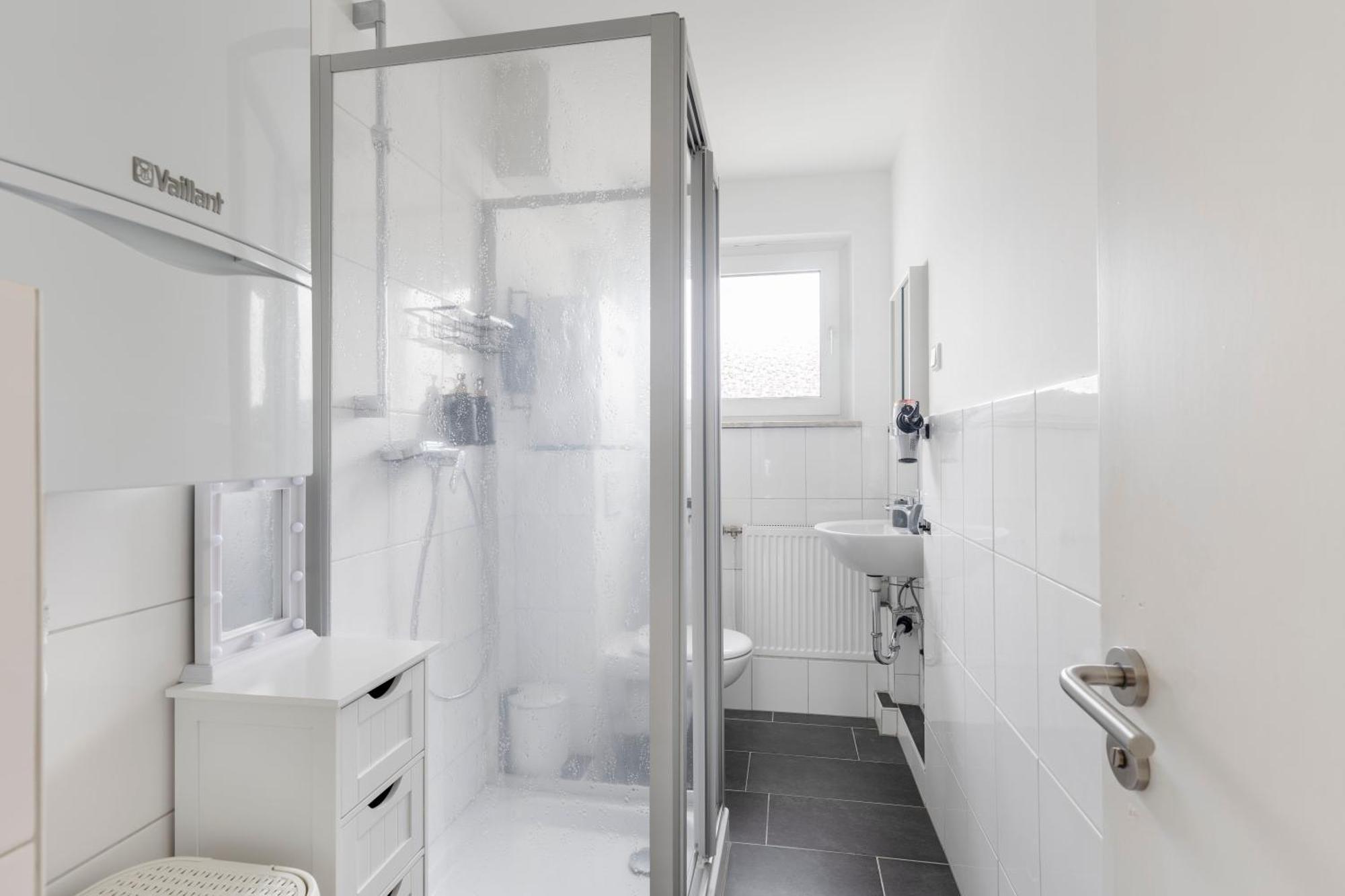 44 Apartments - Modern, Gemuetlich, Wlan, Balkon, Stellplatz Wuppertal Kültér fotó